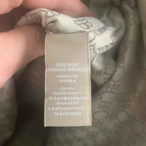 NWT Banana Republic leather fold over clutch - Picture 3 of 4